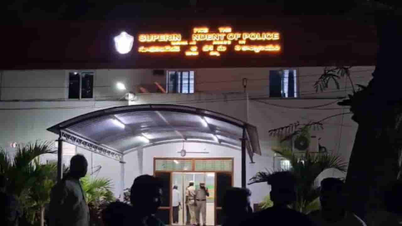 Andhra News: 10గంటల పాటు ఎస్పీ ఛాంబర్లో ఎమ్మెల్యే.. అసలు ఇద్దరి మధ్య జరిగిందేంటి?