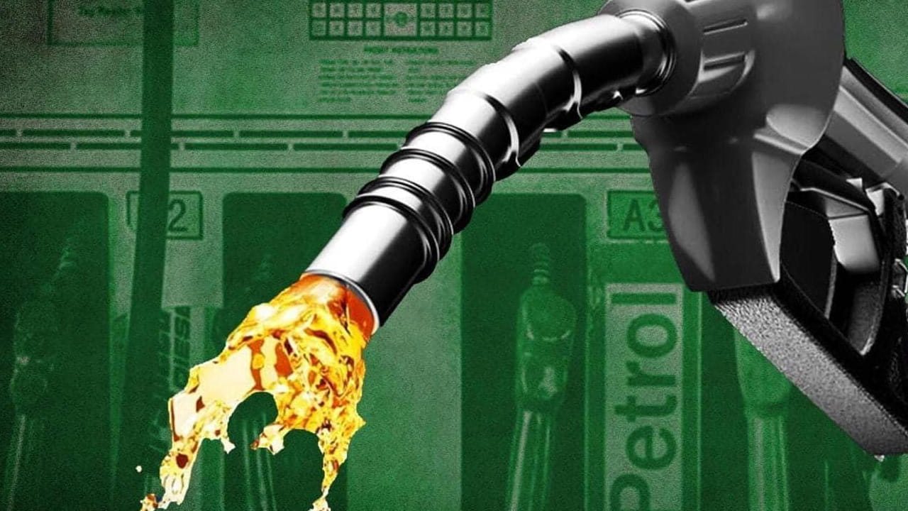 ఇక భారత నౌకలు కూడా గత కొద్ది రోజులుగా హర్ముజ్ జలసంధి ద్వారా ప్రయాణించడం లేదు. భద్రతా కారణాల వల్ల నౌకలు ఈ మార్గానికి దూరంగా ఉంటున్నాయి. ప్రస్తుతం భారత నావికులు సురక్షితంగా ఉన్నారు. ఇప్పటివరకు ఎవ్వరికీ ఎలాంటి ప్రమాదం జరగలేదని కేంద్ర ప్రభుత్వం స్పష్టం చేసింది. ఇక విదేశీ నౌకలకు సంబంధించి కేంద్ర ప్రభుత్వం వద్ద ఎలాంటి సమాచారం లేదు.