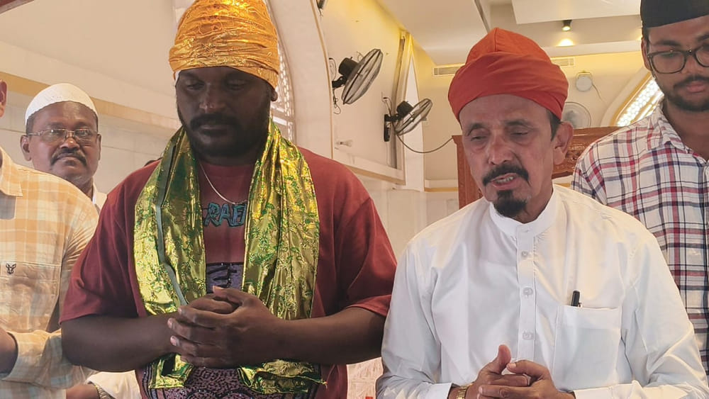 కడప అమీన్ పీర్ దర్గాను దర్శించుకున్న పుష్ప ఫేమ్ కేశవ