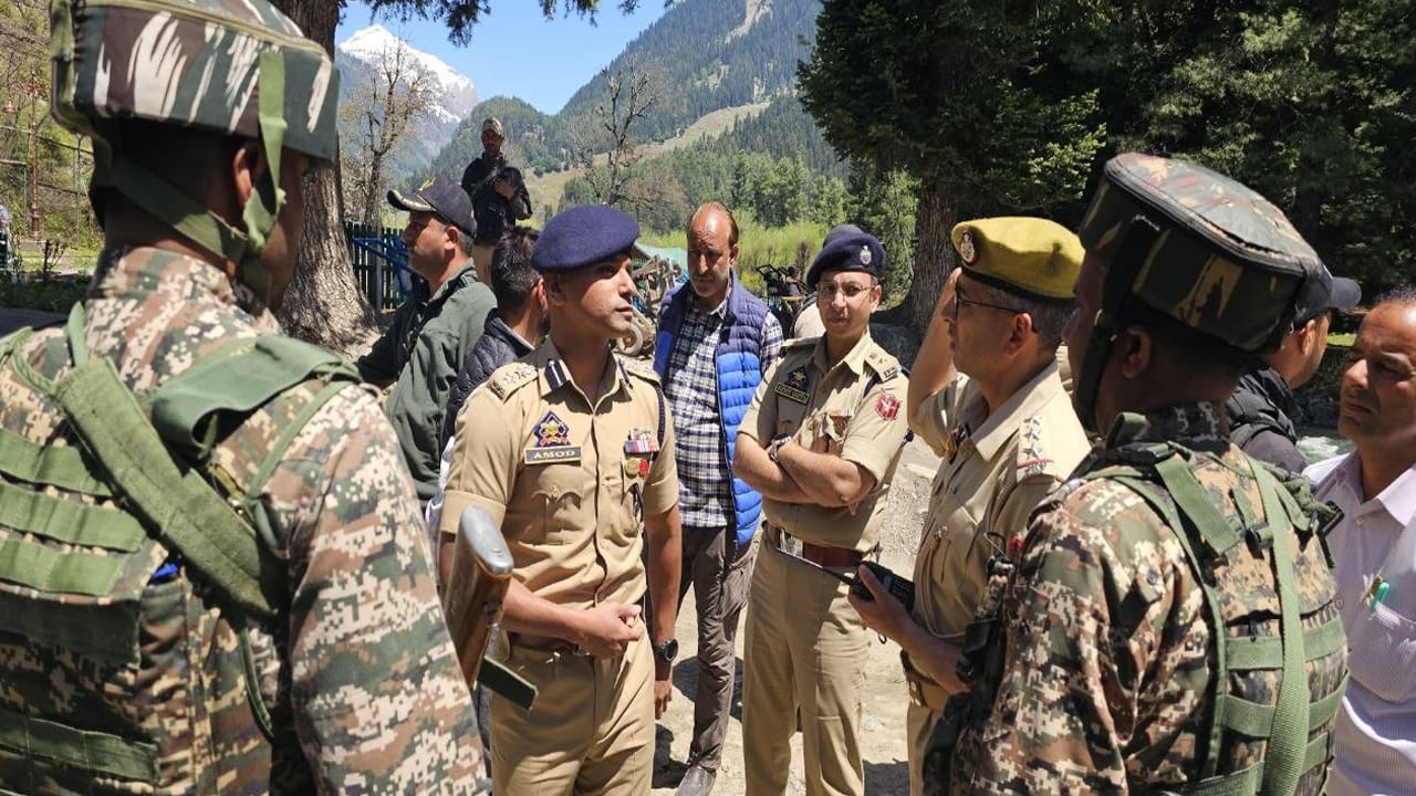 Pahalgam Attack: పహల్గామ్ ఉగ్రదాడికి ఏడాది: భద్రతా బలగాలు అప్రమత్తం.. టూరిస్ట్ ప్రదేశాల్లో భద్రత పెంపు