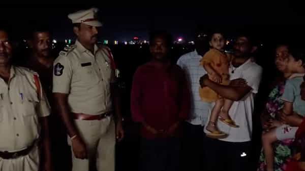 సినిమా లెవెన్ సీన్.. ఛేజ్ చేసి మరీ నలుగురి ప్రాణాలు కాపాడిన పోలీసులు.. అసలు ఏం జరిగిందంటే?