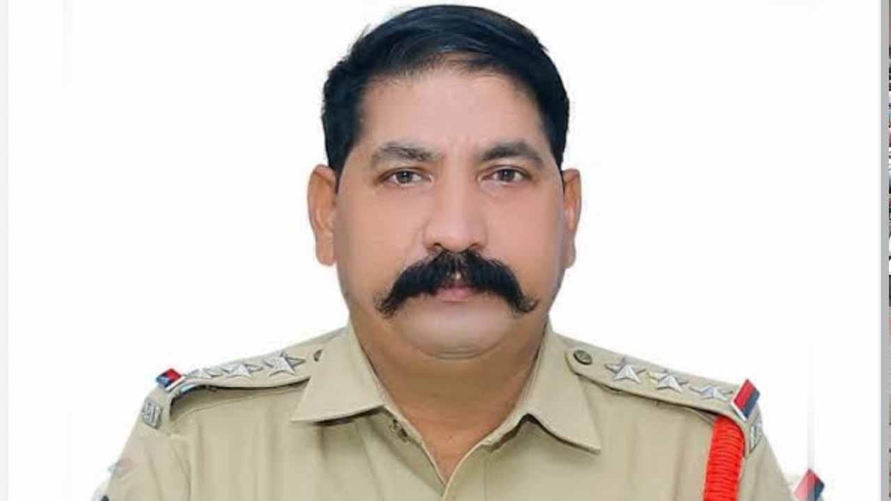 రక్షక భటుడే భక్షకుడైతే..? ఖాకీ ముసుగులో కామాంధుడు.. బాధితురాలిపై సీఐ అఘాయిత్యం!