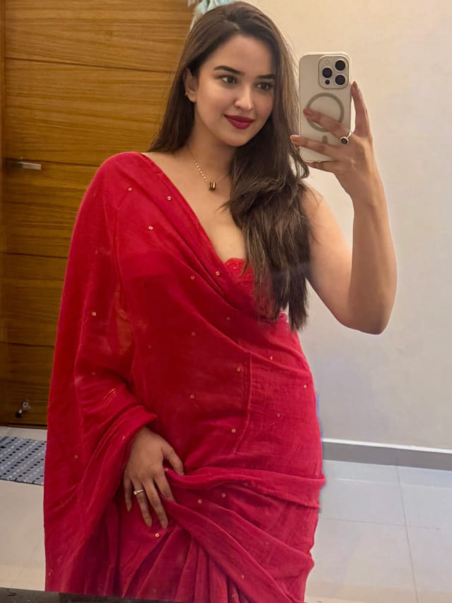 అందంతో కట్టిపడేస్తున్న రంగస్థలం బ్యూటీ పూజిత