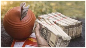 వడ్డీతోనే రూ.4.40 లక్షల లాభం..రోజుకు రూ.300 పొదుపుతో రూ.15 లక్షలు