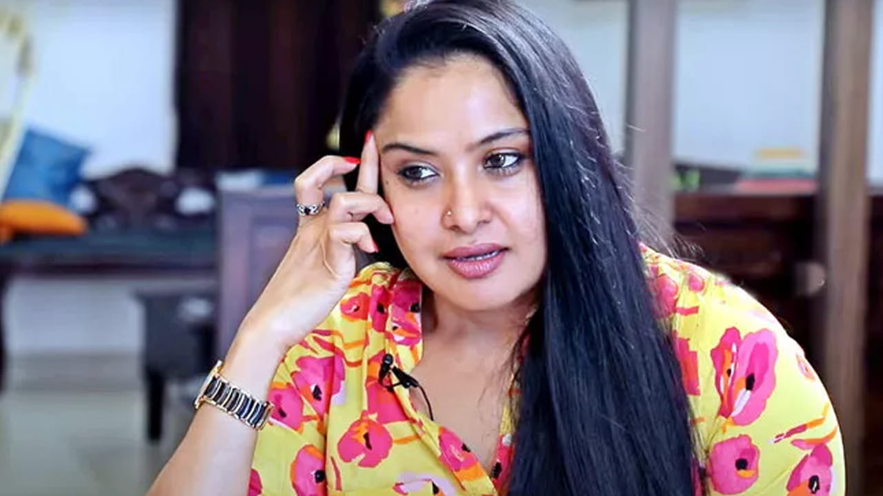 Pragathi: జీవితంలో మళ్లీ అతడితో కలిసి పని చేయొద్దు అనుకున్నా.. ప్రగతి కామెంట్స్..