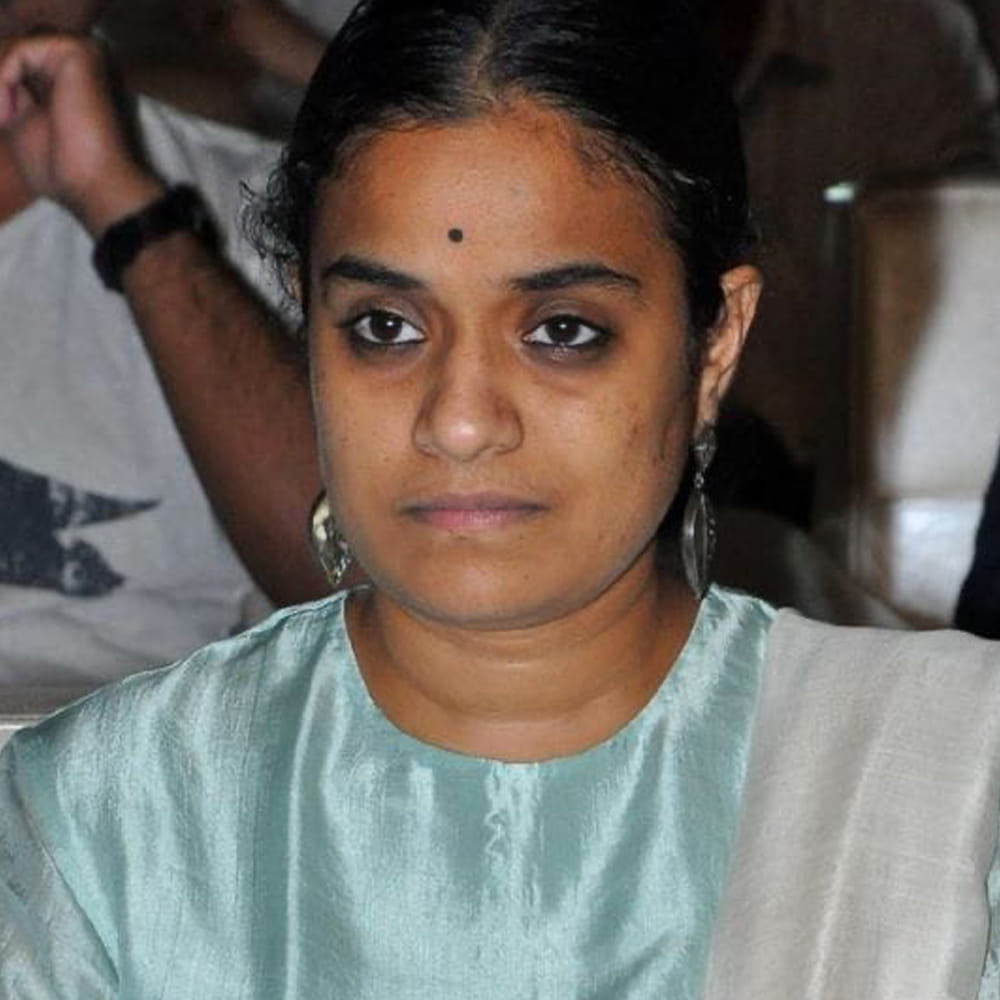 ఆమె కూడా టాలీవుడ్ లో సెలబ్రిటీ కూతురు. ఆమె ప్రముఖ నిర్మాత అశ్వినీదత్ కూతురు ప్రియాంక దత్. అలాగే దర్శకుడు నాగ్ అశ్విన్ సతీమణి ఆమె. నాగ్ అశ్విన్ కల్కి సినిమాతో సంచలన విజయాన్ని అందుకున్నాడు. ఈ సినిమా వెయ్యి కోట్లు కలెక్ట్ చేసి రికార్డ్ సృష్టించింది. ఇక ప్రియాంక దత్ కూడా నిర్మాతగా రాణిస్తుంది. త్రీ ఏంజల్స్ స్టుడియో అనే బ్యానర్ పై ఆమె పలు సినిమాలను నిర్మించింది.