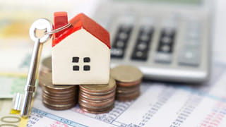 అప్పుడలా.. ఇప్పుడిలా.. పోలీసులకే మస్కా కొట్టిన కిలేడీ.. వాష్‌రూమ్‌కు వెళ్లి..