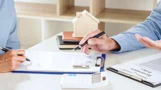 అధిక వడ్డీకి ఆశపడి ప్రామిసరీ నోటపై ఎంతంటే అంత వడ్డీ రాస్తున్నారా? అయితే నష్టం తప్పదు!