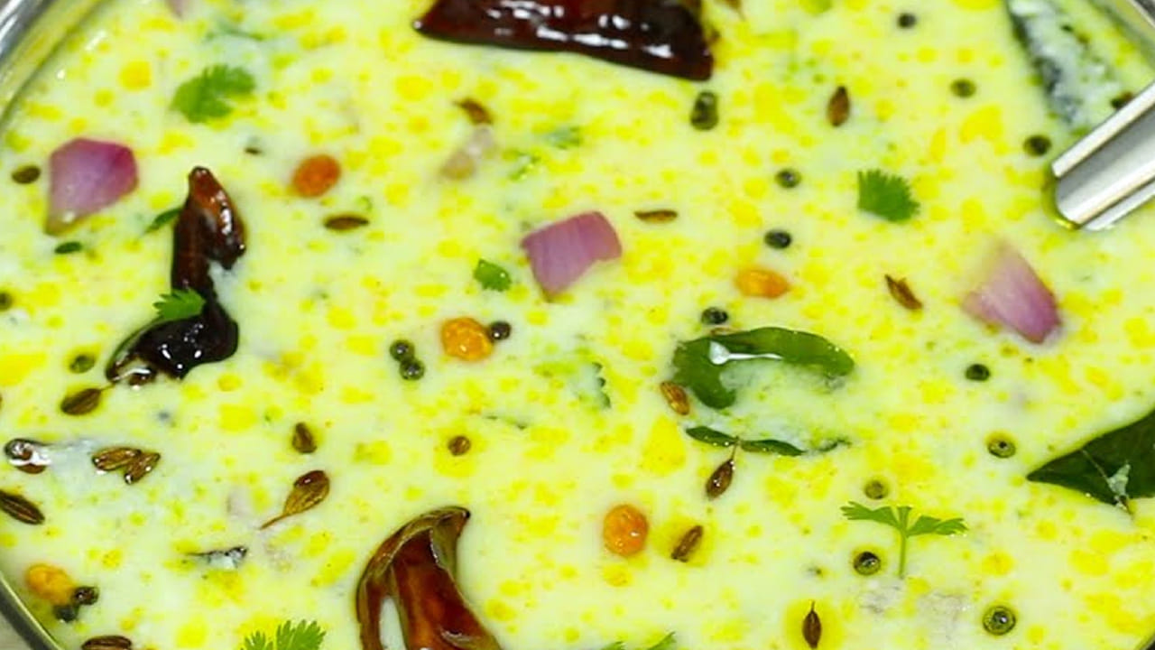 అంతే, వేడి వేడి ముల్లంగి మజ్జిగ పులుసు రెడీ.  వేసవి కాలంలో ఈ ముల్లంగి మజ్జిగ పులుసును తాగితే వేడి మొత్తం తగ్గుతుంది. ఈ పులుసులో అర కట్ట కొత్తిమీర వేస్తే త్వరగా ఆహారం అరిగిపోయి కొద్దీ సమయంలోనే జీర్ణమవుతుంది