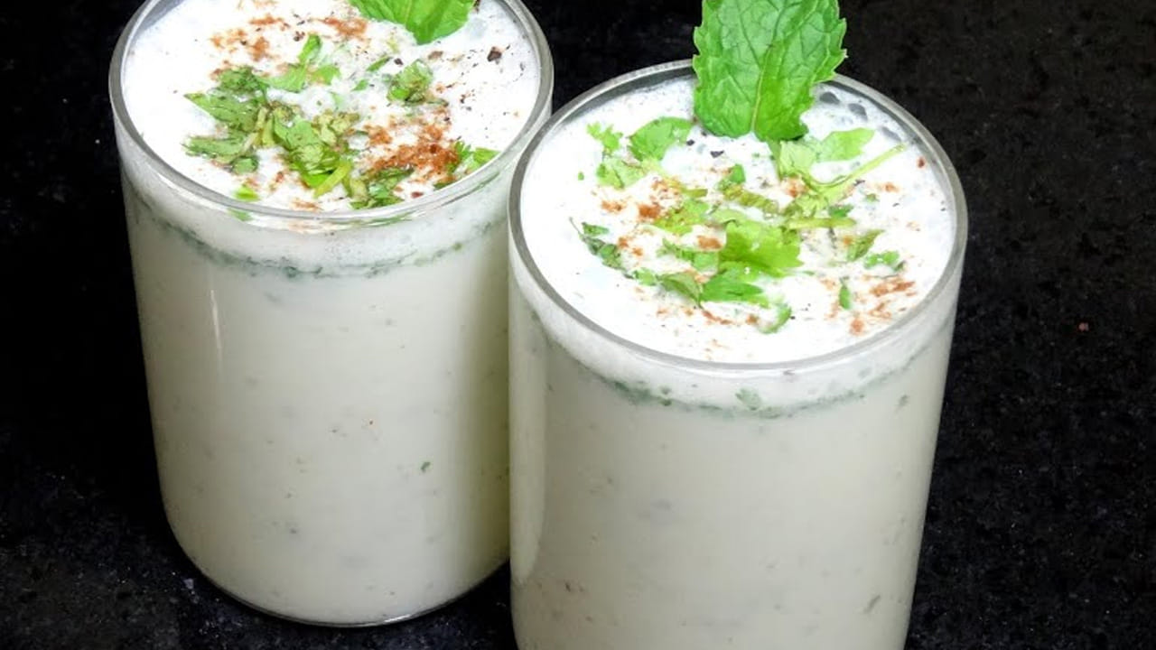 కొంతసేపు మీడియం ఫ్లేమ్ మీద ఉంచితే ఇది గట్టిగా మారుతుంది. అంతే కాదు , దీనిలో మజ్జిగ పోస్తే ఇది చిక్కగా ఉంటుంది. ఇంకా వేడిగా తాగినా బాగుంటుంది, చల్లగా తాగినా కూడా మంచిగా ఉంటుంది.