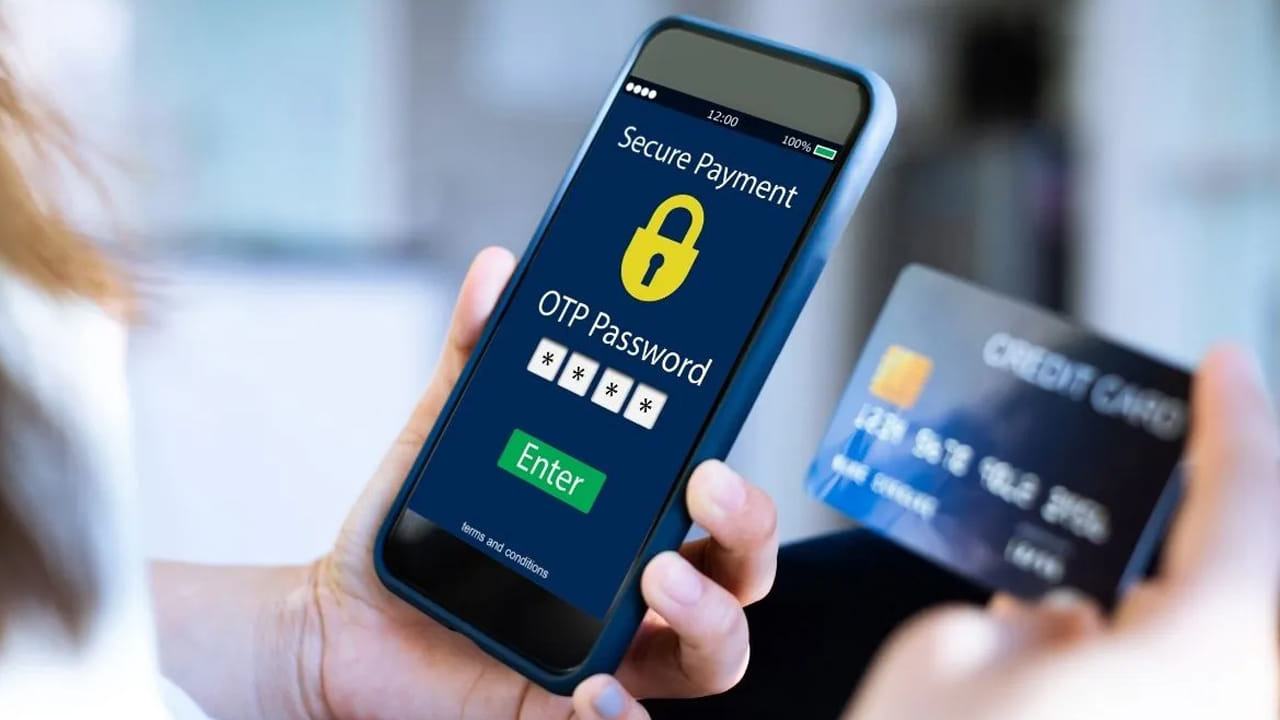 ఇక ఇ-మాండేట్‌ ట్రన్సాక్షన్లకు సంబంధించి వినియోగదారుల సమస్యలను పరిష్కరించేందుకు పటిష్టమైన ఫిర్యాదుల పరిష్కార వ్యవస్థను ఏర్పాటు చేసుకోవాలని బ్యాంకులను ఆదేశించింది. ఇక ఇన్యూరెన్స్ ప్రీమియంలు, మ్యూచవల్ ఫండ్స్ వాయిదాలు, క్రెడిట్ కార్డు బిల్లు చెల్లింపులకు ఓటీపీ లేకుండా రూ.లక్ష వరకు ట్రాన్సాక్షన్ చేయవచ్చని ఆర్బీఐ స్పష్టం చేసింది. డిజిటల్ లావాదేవీలను మరింత వేగంగా నిర్వహించేందుకు ఈ నిర్ణయాలు ఉపయోగపడనున్నాయి.
