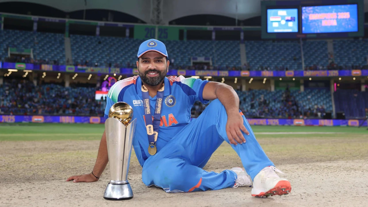 2011 వరల్డ్‌కప్‌లో చోటు దక్కకపోవడం తన కెరీర్‌లో అత్యంతగా బాధపడిన సందర్భం అని చెప్పిన రోహిత్ శర్మ.. 2019లో జరిగిన ప్రపంచకప్‌లో మాత్రం తన కసిని బంతిపై తీర్చుకున్నాడు. ప్రతి మ్యాచ్‌లో తనదైన శైలిలో చెలరేగుతూ భారత్ సెమీస్ చేరడంలో కీలక పాత్ర పోషించాడు. ఈ మెగా టోర్నీలో మొత్తం తొమ్మిది మ్యాచ్‌లు ఆడిన హిట్ మ్యాన్ 81 సగటుతో 5 సెంచరీలు, ఒక హాఫ్ సెంచరీతో 648 పరుగులు చేశాడు. అయితే ఒక వరల్డ్‌కప్ టోర్నీలో అత్యధికంగా ఐదు సెంచరీలు సాధించిన రికార్డును మాత్రం రోహిత్ శర్మ సొంతం చేసుకున్నాడు. తన రెండు వరల్డ్‌కప్‌లలో మొత్తం ఆరు సెంచరీలు సాధించిన రోహిత్ శర్మ.. సచిన్ టెండూల్కర్ ఆరు సెంచరీలతో సమంగా నిలిచాడు. సచిన్ 44 ఇన్నింగ్స్‌లో ఆరు సెంచరీలు చేయగా.. రోహిత్ శర్మ కేవలం 16 ఇన్నింగ్స్‌లోనే ఈ ఘనతను అందుకున్నాడు.