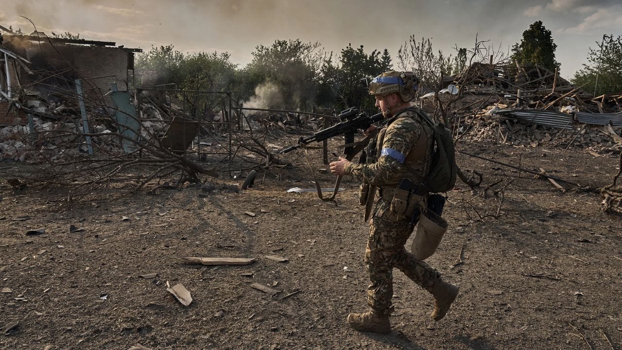 Russia-Ukraine War: యుద్ధంలో ఆకలి తీర్చుకోవడానికి రష్యా సైనికులు ఏం తిన్నారో తెలుసా?