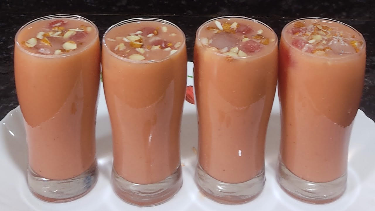 ఇలా ఫ్రూట్స్  , సబ్జా గింజలను జ్యూస్ లాగా పట్టుకోవాలి: మిక్సీ పట్టుకున్న పండ్ల జ్యూస్ లో పాలను పోసి రెండో సారి కూడా మళ్లీ పట్టుకోవాలి.  దీని వలన జ్యూస్ మంచిగా అవుతుంది. ఈ జ్యూస్‌ను ఒక చిన్న పాత్రలో పోసి,  సబ్జా గింజలను దీనిలో పోసి మిక్స్ అయ్యేలా కలపాలి. ఇవి వేస్తె వేడి కూడా తగ్గుతుంది. 
