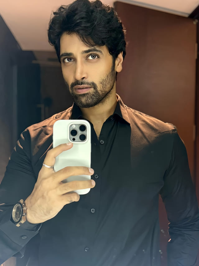 అసలు నీకూ ఫాన్స్ ఉంటారా.? అన్నాడు.. చాలా బాధా అనిపించింది