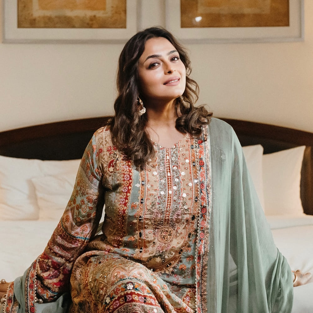 అవి ఒట్టి రూమర్స్ మాత్రమే అప్పట్లోనే శిల్ప దీని పై స్పందించింది. హమ్ అనే సినిమా షూటింగ్ లో సచిన్ ను నేను కలిశాను. అలాగే మా కజిన్ ఉండే ఏరియాలోని సచిన్ కూడా ఉండేవారు.. ఇద్దరం కలిసి క్రికెట్ కూడా ఆడేవారం. అయితే నేను సచిన్ ను కలిసే సమయానికే అయన అంజలితో ప్రేమలో ఉన్నారు.