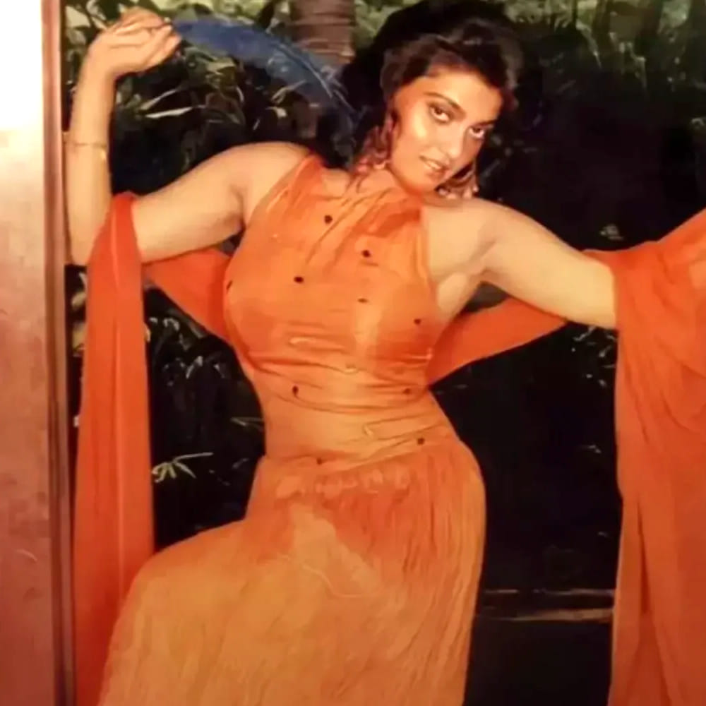 Silk Smitha Looks