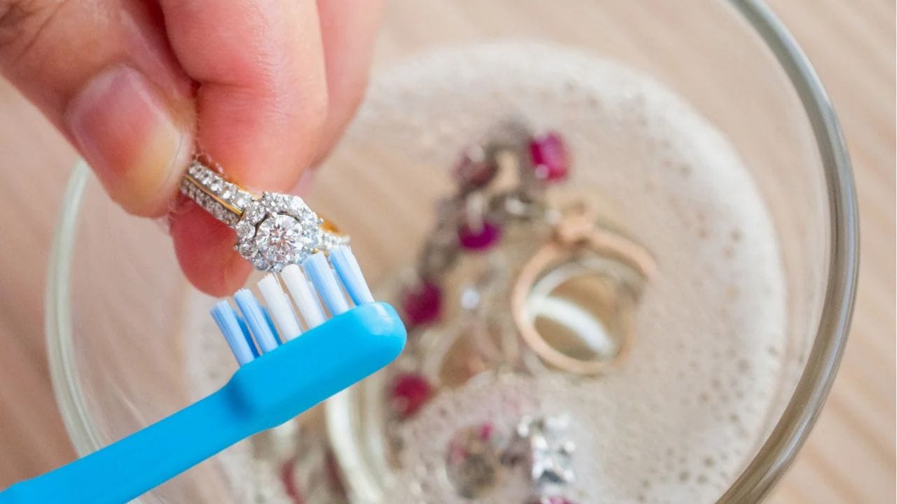  Silver Cleaning At Home (3)