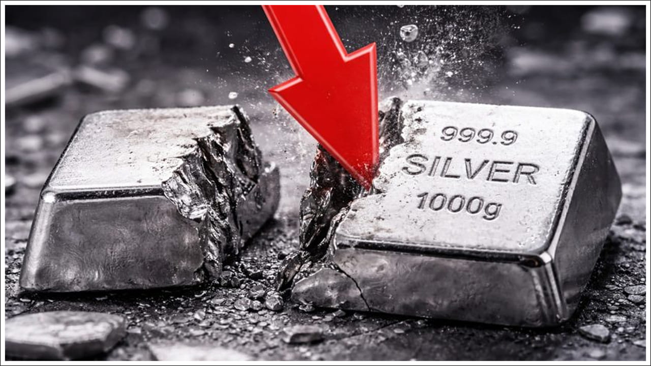  Silver Price Crash: అంతర్జాతీయ మార్కెట్‌లో ప్రస్తుతం నెలకొన్న భౌగోళిక రాజకీయ పరిస్థితులు అటు బంగారం, ఇటు వెండి ధరలపై తీవ్ర ప్రభావాన్ని చూపుతున్నాయి. ఇరాన్ - అమెరికా మధ్య యుద్ధ మేఘాలు కమ్ముకోవడంతో విలువైన లోహాల ధరలు భారీగా పతనం అవుతున్నాయి. ఈ నేపథ్యంలో వెండి ధర ఏకంగా లక్ష రూపాయలకు పడిపోయే అవకాశం ఉందా అనే చర్చ ఇప్పుడు మార్కెట్ వర్గాల్లో మొదలైంది.