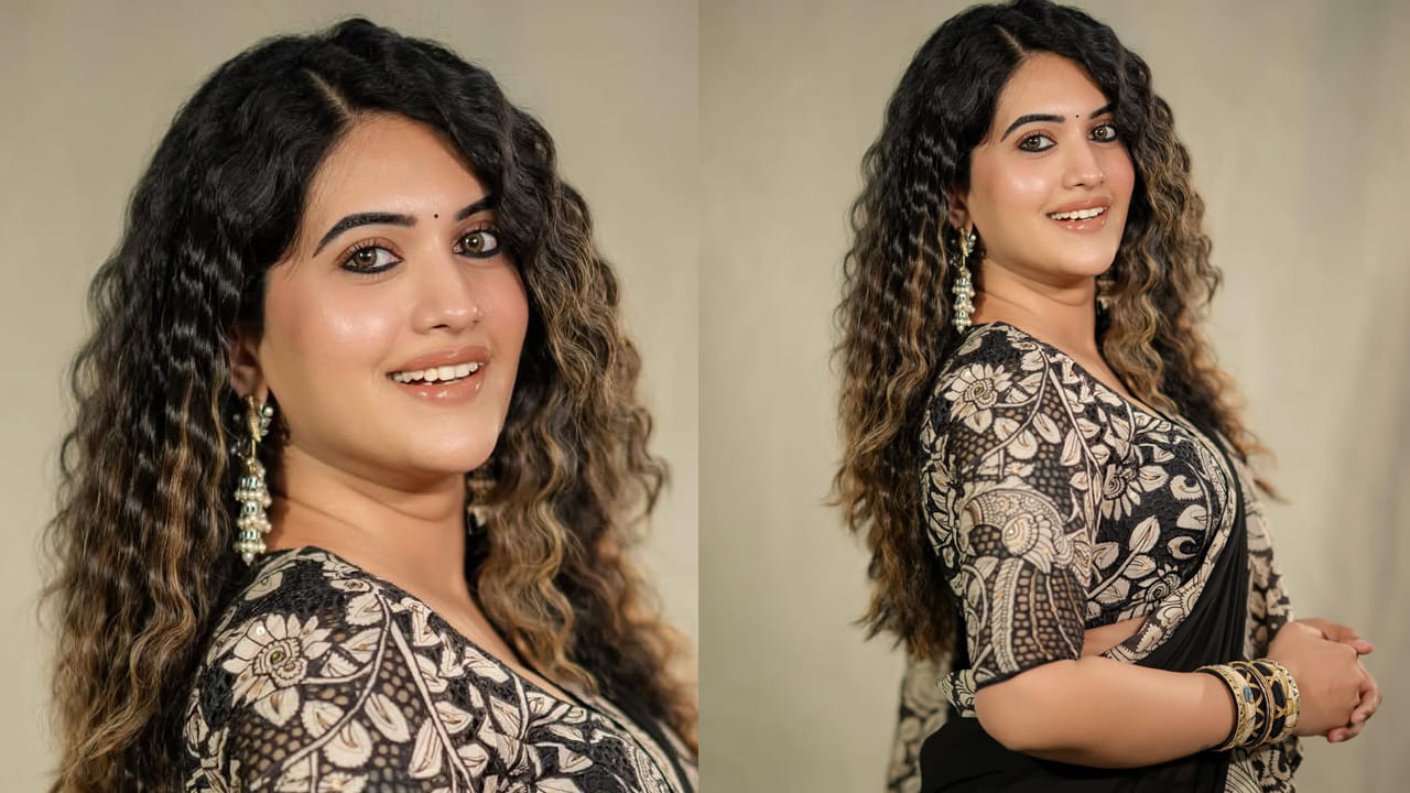 ముఖ్యంగా తెలుగు రియాలిటీ షో 'బిగ్ బాస్' లో రెండుసార్లు పాల్గొని తనకంటూ ఒక ప్రత్యేక ఫ్యాన్ బేస్ సంపాదించుకున్నారు. ప్రస్తుతం రెండు తెలుగు రాష్ట్రాల్లో ఏ సినిమా వేడుక జరిగినా స్రవంతి ఉండాల్సిందే అన్నంతగా ఆమె బిజీ అయిపోయారు. కేవలం యాంకరింగ్ కే పరిమితం కాకుండా, స్రవంతి ఇప్పుడు నటిగా కూడా రాణిస్తున్నారు.