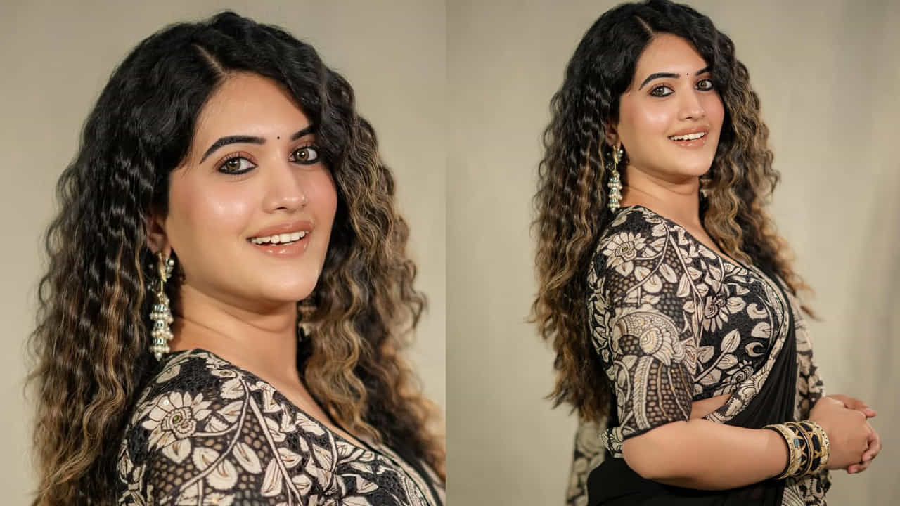 ముఖ్యంగా తెలుగు రియాలిటీ షో 'బిగ్ బాస్' లో రెండుసార్లు పాల్గొని తనకంటూ ఒక ప్రత్యేక ఫ్యాన్ బేస్ సంపాదించుకున్నారు. ప్రస్తుతం రెండు తెలుగు రాష్ట్రాల్లో ఏ సినిమా వేడుక జరిగినా స్రవంతి ఉండాల్సిందే అన్నంతగా ఆమె బిజీ అయిపోయారు. కేవలం యాంకరింగ్ కే పరిమితం కాకుండా, స్రవంతి ఇప్పుడు నటిగా కూడా రాణిస్తున్నారు.