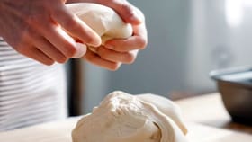 ఇలా చేస్తే ఫ్రిడ్జ్‌లో పెట్టిన పిండి నల్లబడదు