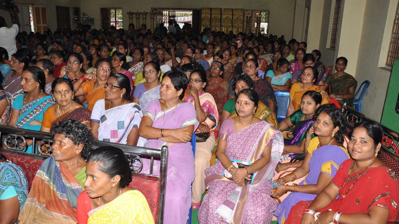 మహిళలకు సూపర్ గుడ్‌న్యూస్.. షూరిటీ లేకుండానే 2 లక్షల లోన్..! 48 గంటల్లోనే అకౌంట్లోకి డబ్బులు