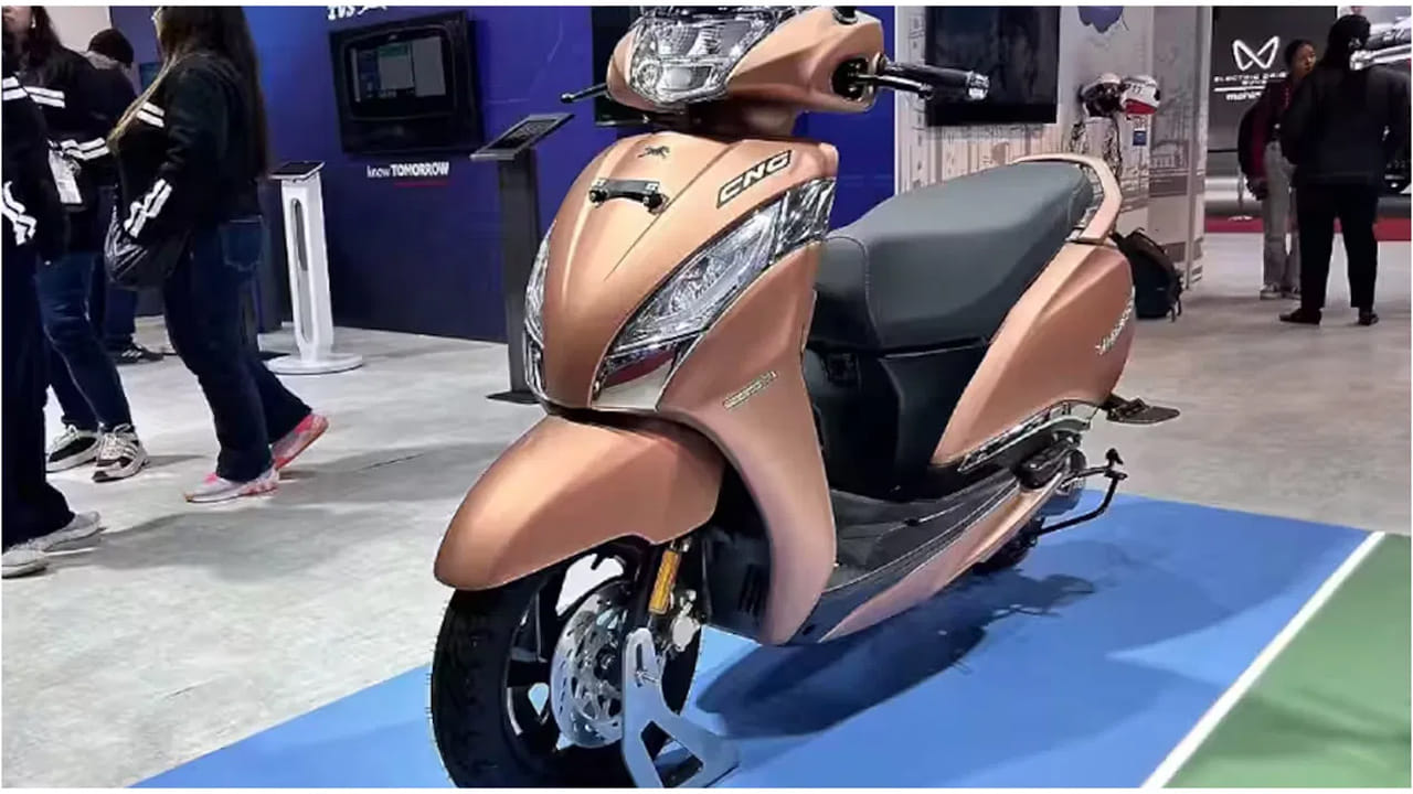 గేమ్ ఛేంజర్ కాబోతున్న CNG వెర్షన్: త్వరలోనే స్కూటర్ మార్కెట్ రూపురేఖలను మార్చేస్తూ సుజుకి నుంచి CNG వెర్షన్ రాబోతున్నట్లు ఆటోమొబైల్ వర్గాల సమాచారం. ఒకవేళ ఇది నిజమైతే, బజాజ్ ఫ్రీడమ్ తరహాలోనే స్కూటర్ సెగ్మెంట్‌లో ఇది ఒక విప్లవం కానుంది. ఒక కేజీ సీఎన్జీకి ఏకంగా 90 కిలోమీటర్ల మైలేజ్ ఇచ్చే అవకాశం ఉందని అంచనా. దీని ఎంట్రీ లెవల్ ధర సుమారు రూ.90,000 ఉండవచ్చని సమాచారం. సామాన్యుల జేబుకు చిల్లు పడకుండా, తక్కువ ఖర్చుతో ఎక్కువ దూరం ప్రయాణించే వీలు కలగనుంది.
