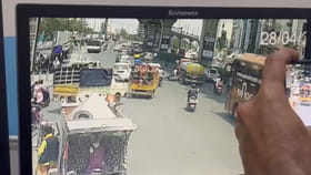 అయ్యో.. ఎంత ఘోరం.. ట్యాంకర్ చక్రాల కింద పడి నలిగిన యువకుడు..