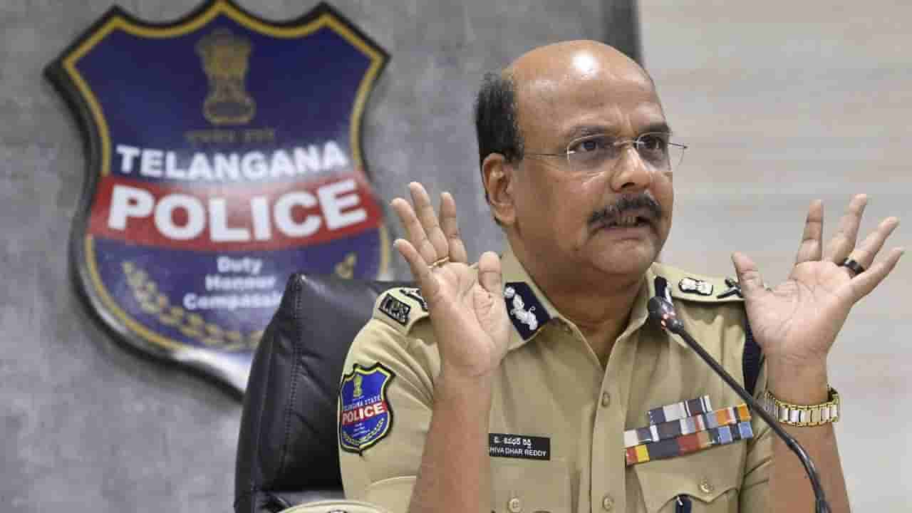 పోలీసులకు తెలంగాణ డీజీపీ స్ట్రాంగ్ వార్నింగ్..! హోంగార్డ్స్ నుంచి ఐపీఎస్ల వరకు కఠిన ఆదేశాలు!