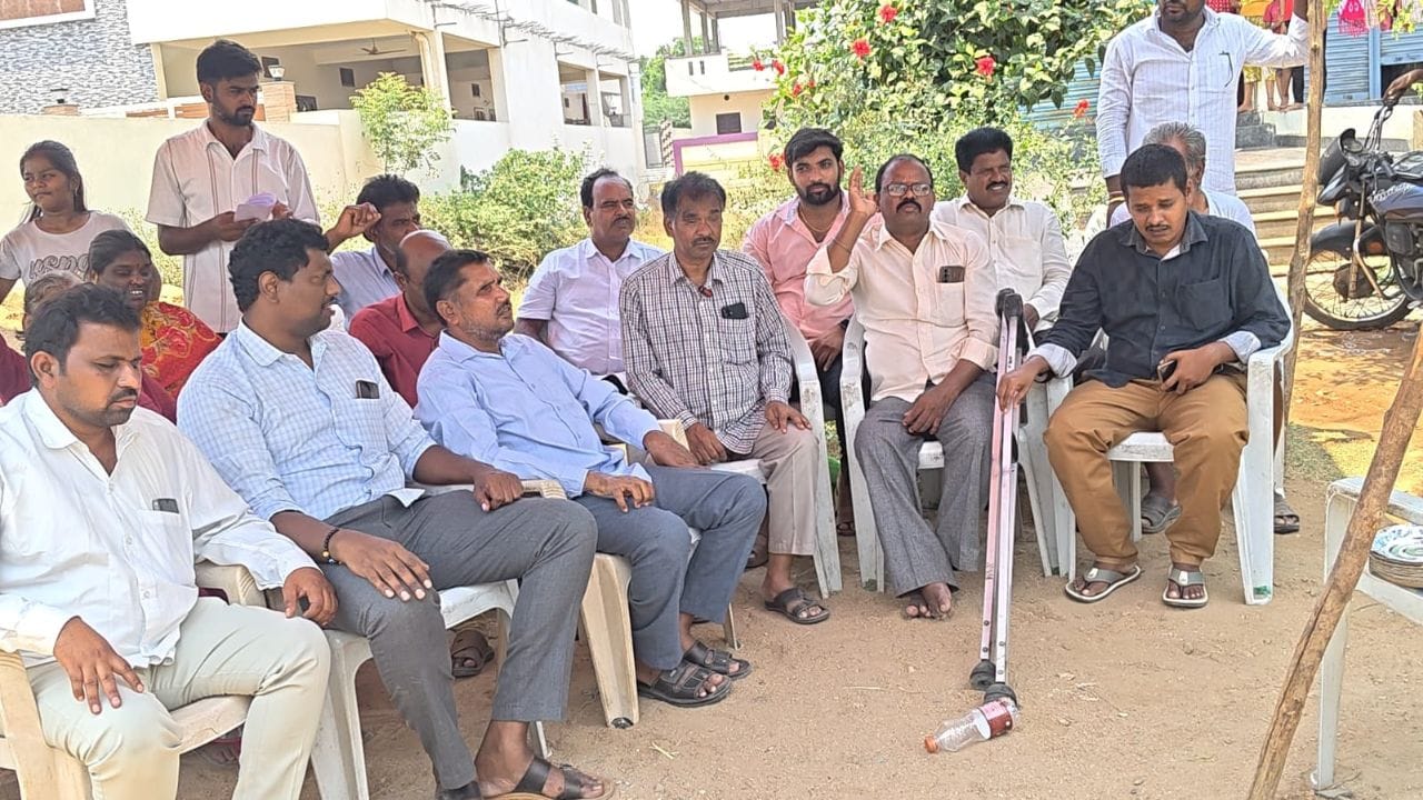 Telangana: ఛీ.. ఛీ.. నువ్వేం చెల్లివమ్మా.. ఆస్తికోసం కళ్లులేని అన్ననే నడి రోడ్డుపై…