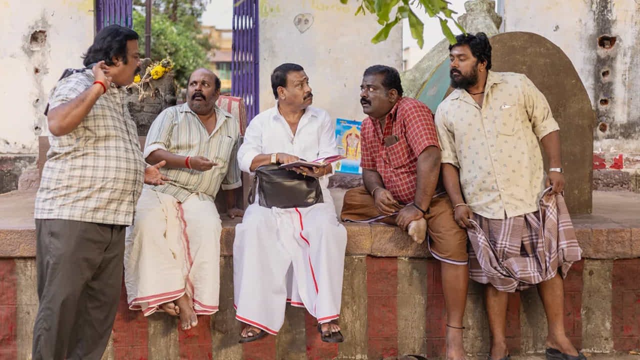 అయితే, కథలో ఊహించని మలుపు ఏమిటంటే.. పావునుత్తాయి అకస్మాత్తుగా పక్షవాతానికి గురవుతుంది. ఆమె ఎక్కడో రహస్య నిధిని దాచిపెట్టిందని భావించిన ఆమె కొడుకులు, ఆ డబ్బును ఎలాగైనా దక్కించుకోవాలని తిరిగి వస్తారు. స్వార్థపరులైన కొడుకుల మధ్య ఆ వృద్ధురాలు పడ్డ సంఘర్షణ, ఆమె తన ఆస్తిని ఎలా కాపాడుకుంది అనేదే ఈ చిత్ర ఇతివృత్తం.