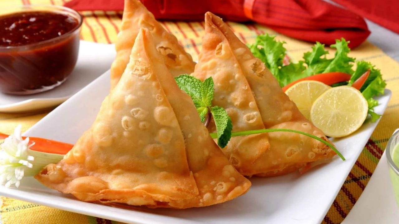 సమోసా మన దేశ వంటకం కాదా? 500 ఏళ్ల నాటి పర్షియన్ గ్రంథంలో బయటపడ్డ షాకింగ్ నిజాలివే!