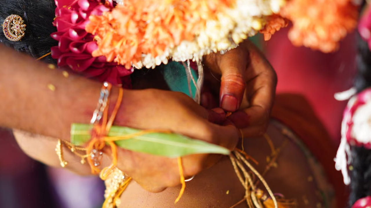 రెండవ ముడి,  తాళి కట్టే సమయంలో రెండవ ముడిని, ఆర్తెచా అంటారు. ఇది కుటుంబ వృద్ధిని సూచిస్తుంది. దంపతులు ఇద్దరు, ఏ కష్ట సమయంలోనైనా ఒకరికి ఒకరు తోడుగా ఉంటూ, కష్టపడి కుటుంబాన్ని ఆనందంగా చూసుకోవాలి.