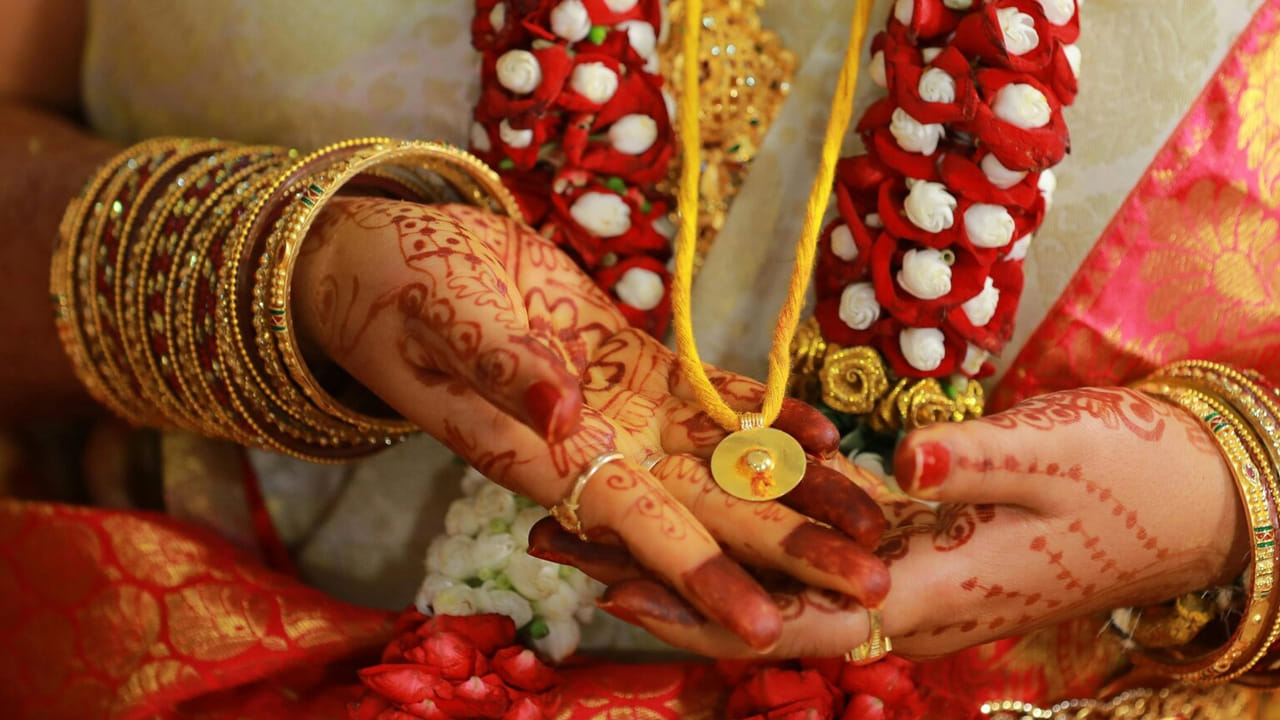 నోట్ : ఈ వార్తలలో ఇవ్వబడిన సమాచారం మత విశ్వాసాలపై ఆధారపడి ఉంది. పాఠకుల ఆసక్తి మేరకు.. పలువురు పండితుల సూచనలు, వారి తెలిపిన అంశాల ఆధారంగా అందించినవి మాత్రమే.. వీటిలో ఎలాంటి శాస్త్రీయ ఆధారాలు లేవని పాఠకులు గమనించాలి. టీవీ9 తెలుగు దీనిని ధృవీకరించలేదు