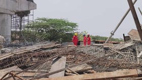 విశాఖ రైల్వే బ్రిడ్జి పనుల్లో ఘోర ప్రమాదం..!