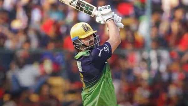 RCB vs DC: ఐపీఎల్లో సరికొత్త చరిత్ర.. ట్రావిస్ హెడ్ రికార్డును బద్దలు కొట్టిన ఆర్సీబీ స్టార్..!