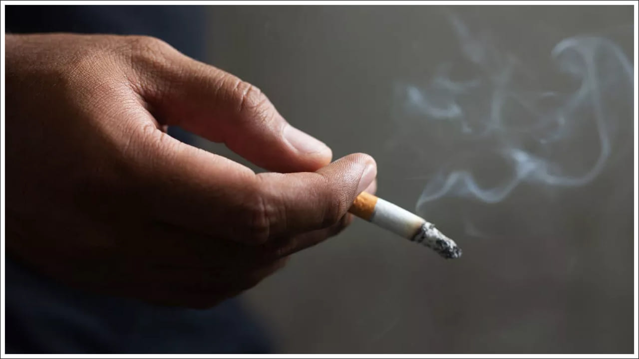  ప్రభుత్వ, సామాజిక బాధ్యత: పొగాకు నియంత్రణకు కేవలం చట్టాలు మాత్రమే సరిపోవని, ప్రజల్లో ఆర్థిక అవగాహన కూడా పెరగాలని నిపుణులు అభిప్రాయపడుతున్నారు. పొగాకు ఉత్పత్తులపై పన్నులు పెంచడం ద్వారా వాటి వినియోగాన్ని తగ్గించవచ్చు. పొగాకు వల్ల కలిగే ఆర్థిక నష్టాల గురించి గ్రామీణ ప్రాంతాల్లో ప్రచారం నిర్వహించాలి. పొగాకు మానేయడం వల్ల కేవలం ఆరోగ్యం మాత్రమే కాదు, ఇంట్లో సిరిసంపదలు కూడా పెరుగుతాయని ప్రజలు గుర్తించాలి. భారతదేశ ఆర్థికాభివృద్ధికి పొగాకు ఒక పెద్ద అవరోధంగా మారింది. ప్రతి పౌరుడు పొగాకుకు దూరంగా ఉంటే, అది దేశ జిడిపికి తోడ్పడటమే కాకుండా కోట్లాది కుటుంబాల తలరాతలను మారుస్తుంది.