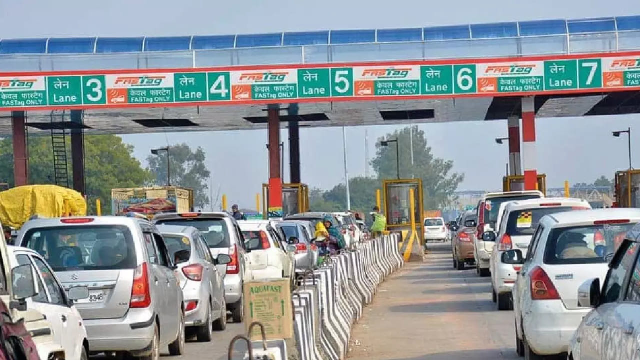Toll Rules: నేషనల్ హైవేలపై నేటి నుంచి కొత్త రూల్స్.. పరిమితి దాటితే బాదుడే.. కేంద్రం కఠిన నిబంధనలు