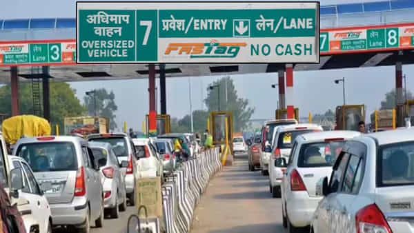 Toll Plazas: వాహనదారులకు గుడ్న్యూస్.. ఇక ఆగాల్సిన అవసరం లేదు.. ఏఐ ద్వారా టోల్ వసూలు..!