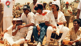 రేర్ పిక్.. చిరంజీవి, వెంకీ మధ్యలో ఉన్నదెవరో గుర్తు పట్టారా?