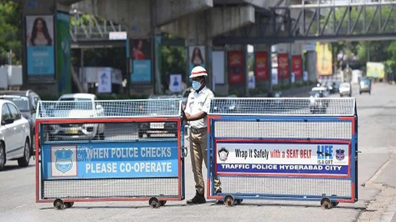 Hyderabad: వాహనదారులకు బిగ్ అలర్ట్.. ఈ రూట్లలో ట్రాఫిక్ ఆంక్షలు.. వెళ్తే చిక్కులు తప్పవు.. Hyderabad: వాహనదారులకు బిగ్ అలర్ట్.. ఈ రూట్లలో ట్రాఫిక్ ఆంక్షలు.. వెళ్తే చిక్కులు తప్పవు..