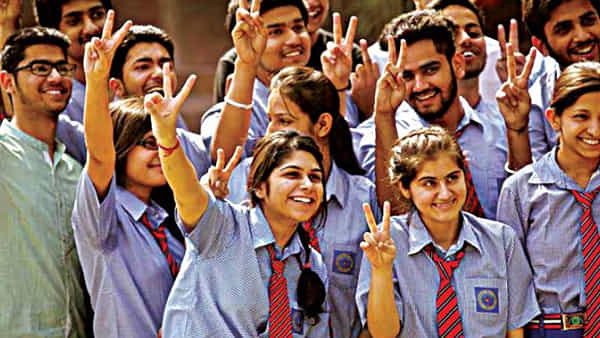 TG SSC 10th Results 2026: పదో తరగతి ఫలితాల్లో గరిష్ఠ ఉత్తీర్ణత.. టాప్ లేపిన ములుగు జిల్లా