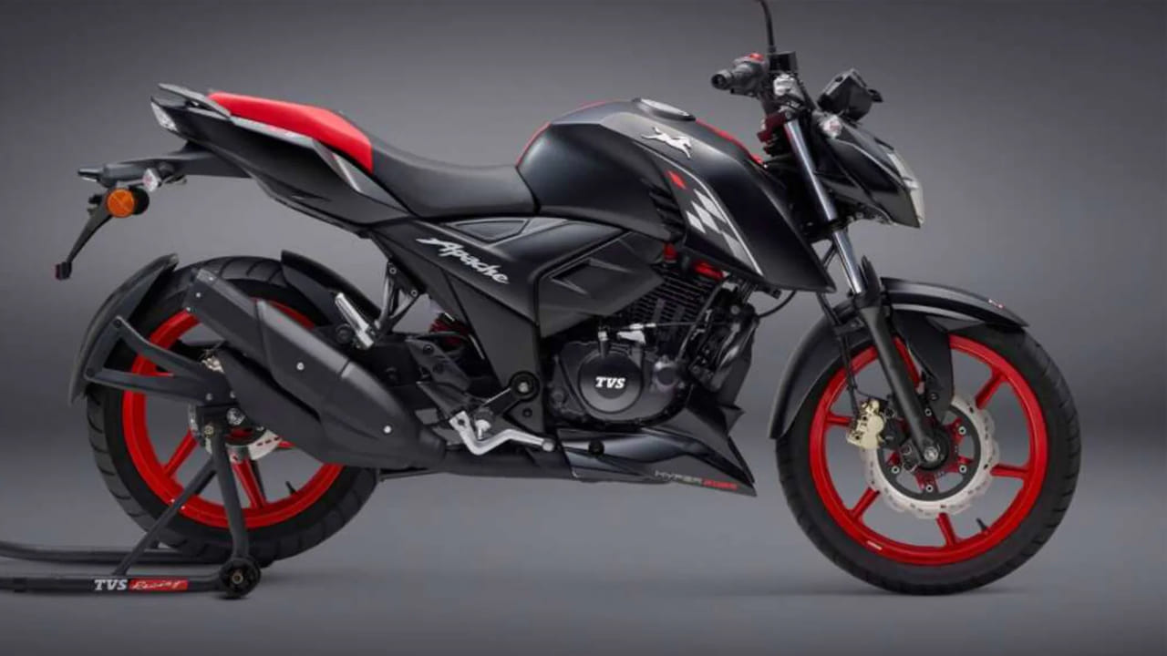 రెండవది TVS Apache RTR 160 4V స్మూత్ రైడింగ్ అనుభవం, రైడింగ్ మోడ్స్ వంటి ఫీచర్లు ఈ బైక్‌ను ప్రత్యేకంగా నిలబెడతాయి. రోజువారీ ప్రయాణాల్లో అలసట లేకుండా సౌకర్యవంతంగా ప్రయాణించవచ్చు. టీవీఎస్ సర్వీస్ నెట్‌వర్క్ బలంగా ఉండటం కూడా ఒక పెద్ద ప్లస్.