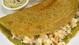 ఫుడ్ లవర్స్ కోసం స్పెషల్ టిఫిన్.. రొయ్యల ఉప్మా పెసరట్టు