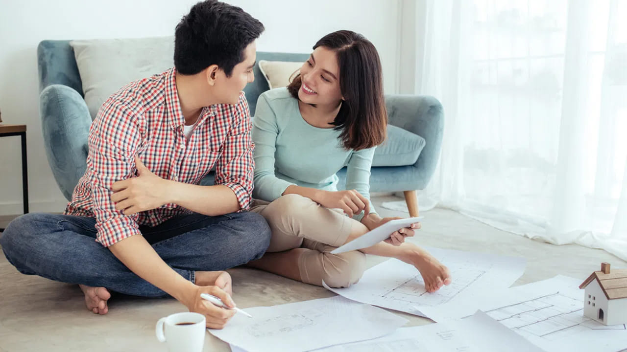 
5. సౌరభం.. సువాసన, తాజాదనాన్ని సూచిస్తుంది. ఇంట్లో ఎల్లప్పుడూ సానుకూలత, తాజా వాతావరణం ఉండాలని సూచించే పేరు. 
6. సత్యలోకం.. నిజాయితీ, ధర్మానికి ప్రతీక. సత్యమార్గంలో నడిచే కుటుంబానికి అనువైన పేరు.