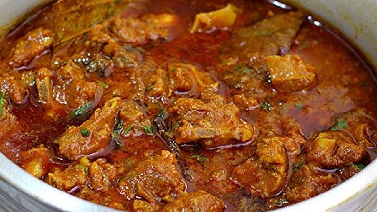 ఈ వట్టితునకలు రుచే చాలా వేరు : ఈ నార్మల్ కూరలతో పోలిస్తే పూర్తిగా వేరుగా ఉంటుంది. డ్రైగా, మసాలాలు  పట్టి తునకలు తినే కొద్దీ తినాలనిపిస్తుంది. స్లోగా కుక్ చేయడం వలన మసాలాలు మంచిగా పట్టి మంచి రుచిని అందిస్తుంది, అందు వలన ఇది అంత  రుచి చాలా స్పెషల్‌గా మారింది. 
