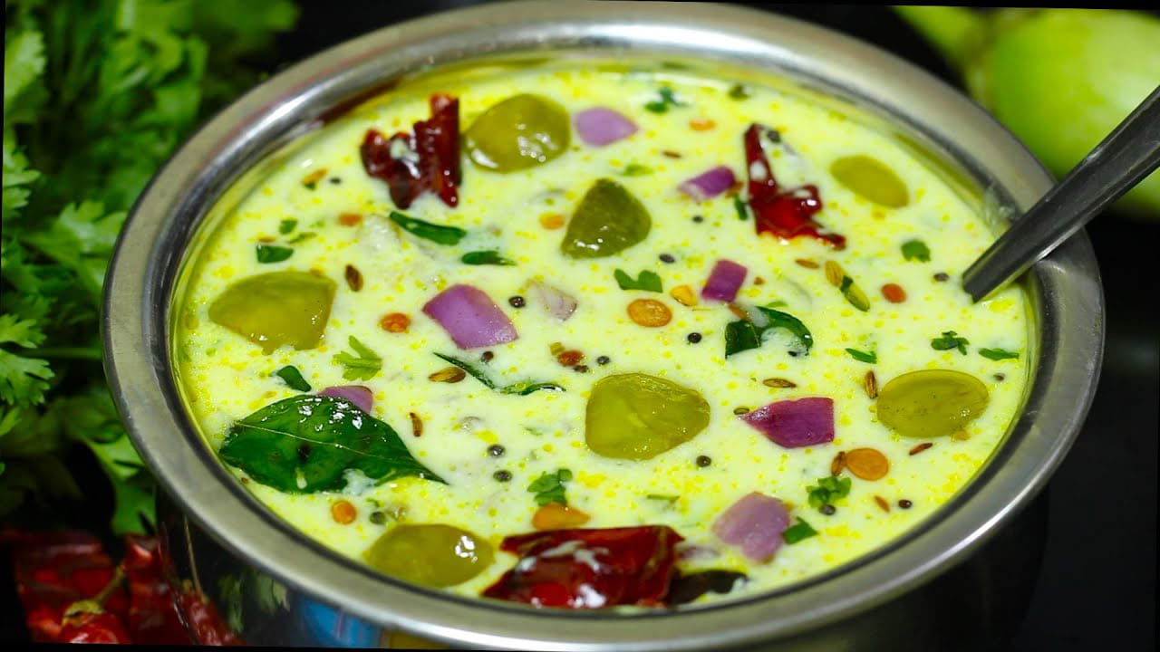 
ఇప్పుడు పాన్‌లో తీసుకుని దానిలో నూనె చేసి, అర టేబుల్ స్పూన్ ఆవాలు, జీలకర్ర, ఎండుమిర్చి, కరివేపాకును వేసి  తాలింపు పెట్టుకుని ఈ పులుసులో దానిని  కలుపుకోవాలి.