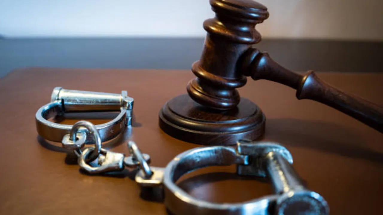 “అరెస్ట్ కాదు కదా.. టచ్ కూడా చేయలేని భారత్‌లోని ఇద్దరు!”