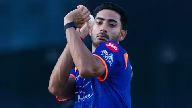 ముంబై ఇండియన్స్ టీమ్‌లోకి కొత్త కుర్రాడు.. ఎవరీ క్రిష్ భగత్?